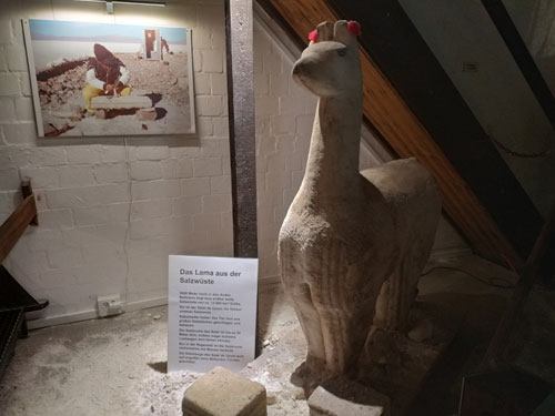 Es una llama de sal. La misma está expuesta en el museo de Sal de Lüneburg, Alemania.